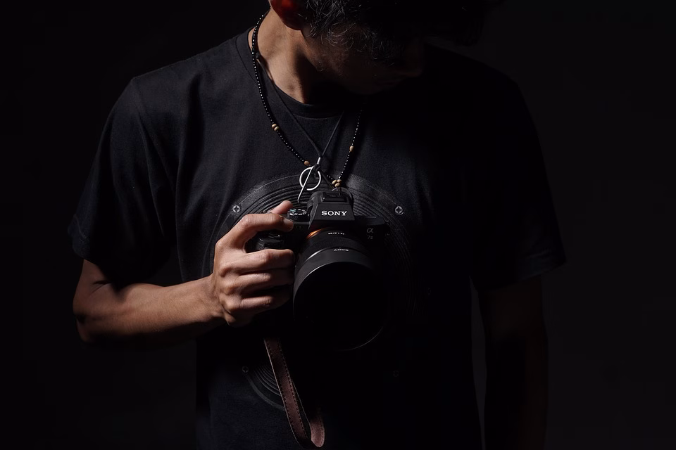 Boost Your Professional Image: Creative Ways to Promote Your vCard Online