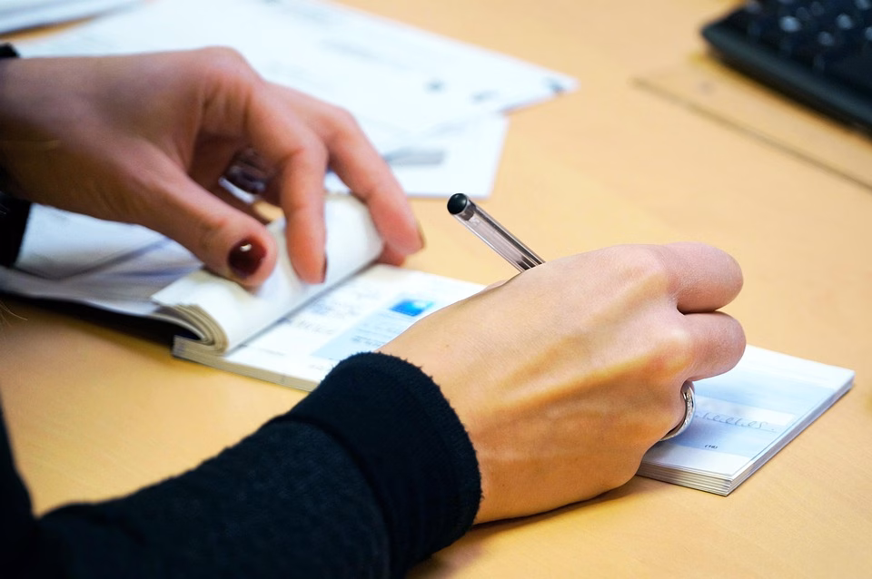 From Administration to Automation: Managing Payroll More Effectively with CRM Tools From Administration to Automation: Managing Payroll More Effectively with CRM Tools