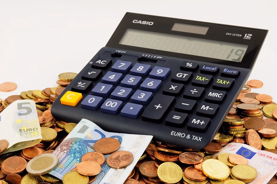 From Budgeting to Investing: Comprehensive Financial Planning for Beginners From Budgeting to Investing: Comprehensive Financial Planning for Beginners