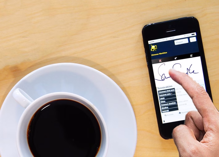 Go Paperless: How Digital Cards Are Transforming Real Estate Networking