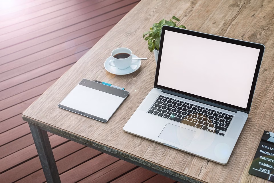 Unlocking Growth: Why More Businesses Are Turning to Outsourcing