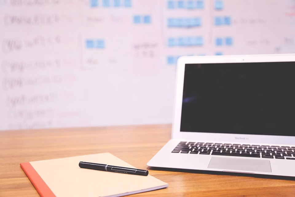 From Startup to Standout: How to Fuel Your SaaS Growth Journey From Startup to Standout: How to Fuel Your SaaS Growth Journey