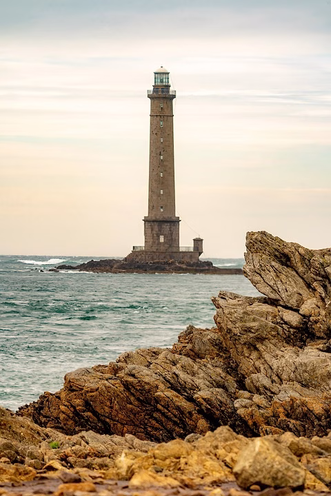 Navigating the SaaS Landscape: Effective Growth Strategies to Implement Now