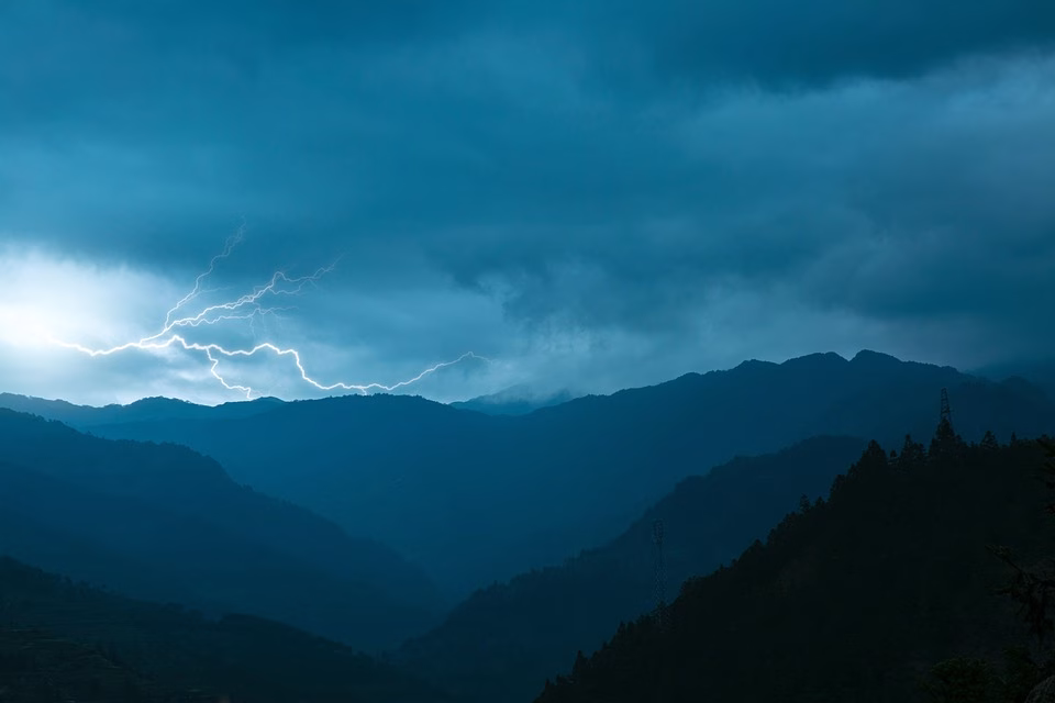 Cloud Payroll Solutions: Revolutionizing the Way You Manage Employee Compensation Cloud Payroll Solutions: Revolutionizing the Way You Manage Employee Compensation