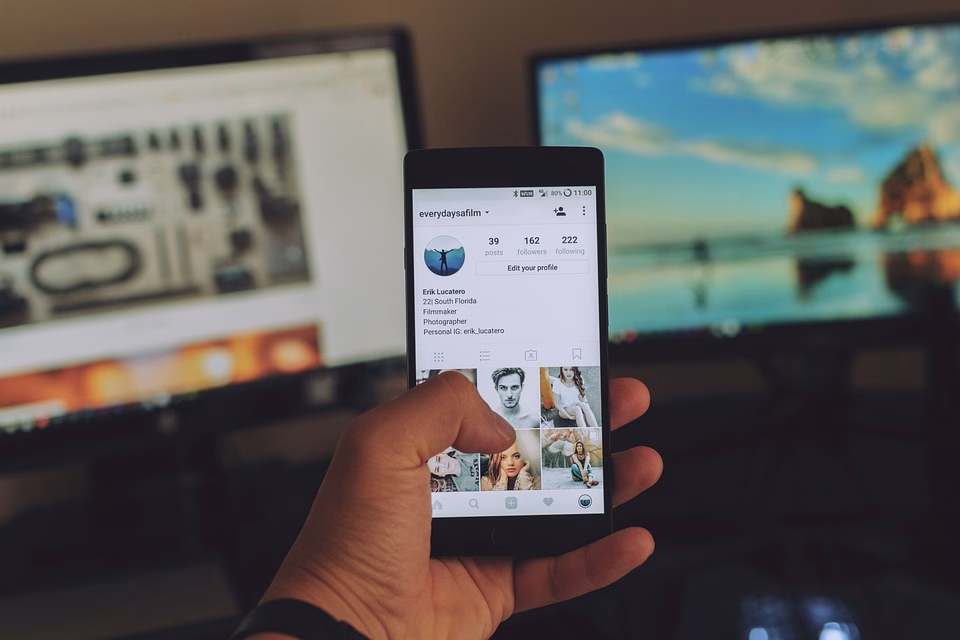 Revolutionizing Networking: Discover the Game-Changing Features of Digital Business Cards