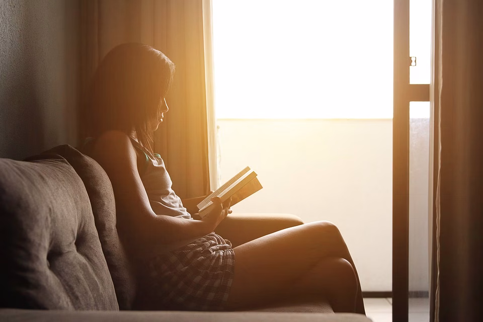 Privacy in the Age of Connectivity: Protecting Yourself Online Privacy in the Age of Connectivity: Protecting Yourself Online