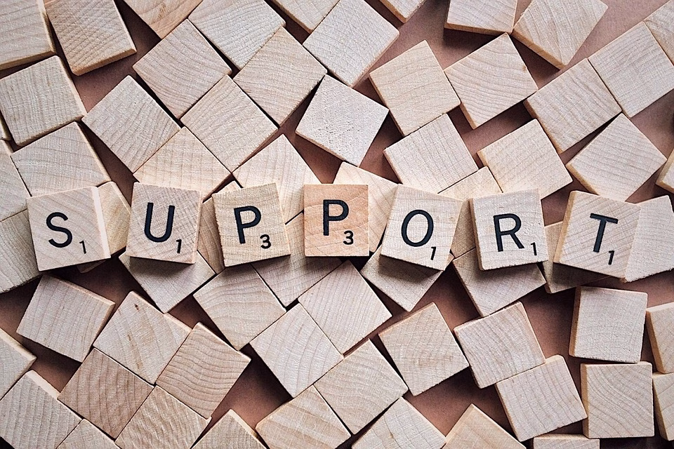 From Customers to Advocates: Designing an Effective Referral Program From Customers to Advocates: Designing an Effective Referral Program