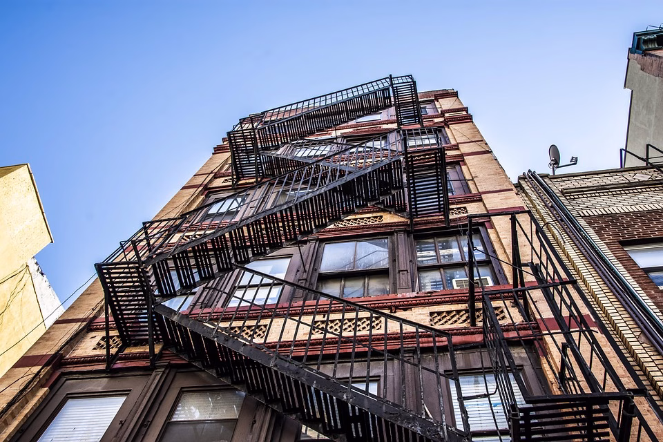 Maximizing Tenant Satisfaction: Strategies for Effective CRM Implementation Maximizing Tenant Satisfaction: Strategies for Effective CRM Implementation