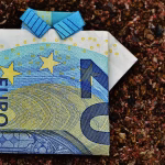 Boost Your Cash Flow: Top 5 Advantages of Digital Invoice Management