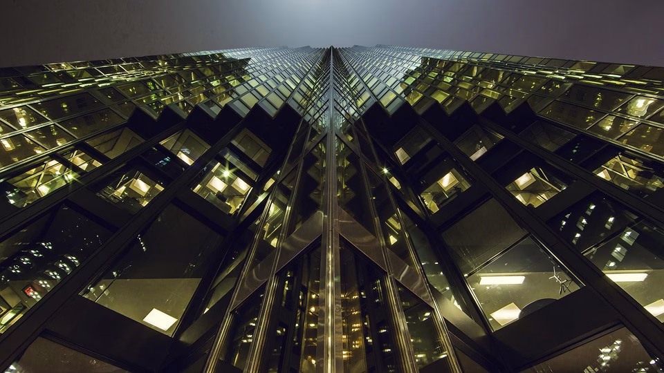 Rise to the Top: Maximizing Efficiency with Flowlu’s All-in-One Tool
