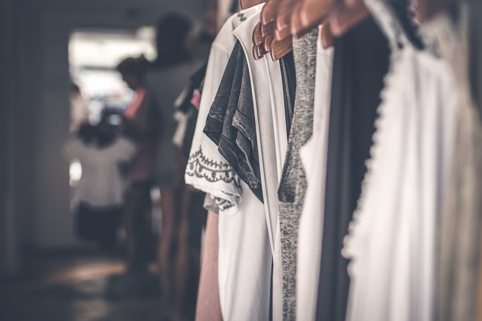 Retail Revolution: How WhatsApp is Reshaping the Way We Shop Retail Revolution: How WhatsApp is Reshaping the Way We Shop