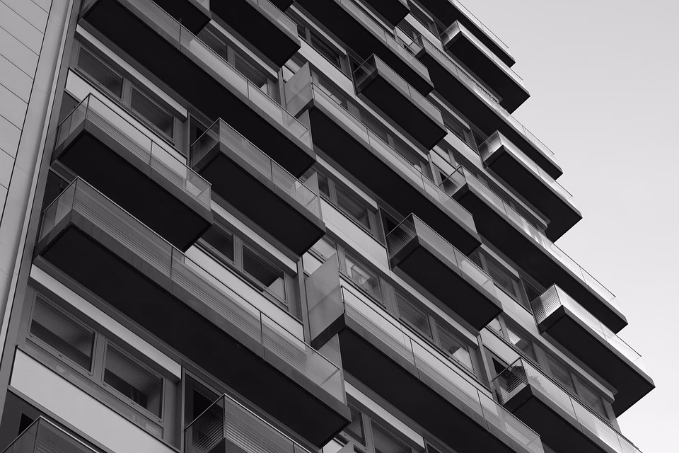 Building a Presence: Integrate Your Social Profiles into Your vCard Effortlessly Building a Presence: Integrate Your Social Profiles into Your vCard Effortlessly