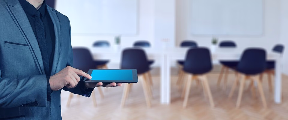 Customer Retention Redefined: Harnessing CRM Insights for Lasting Engagement