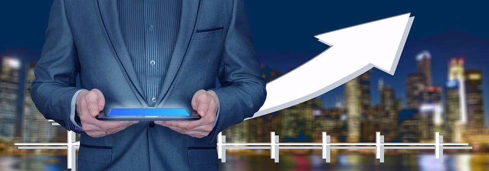 Transforming Customer Experience: How AR and VR are Revolutionizing Retail Transforming Customer Experience: How AR and VR are Revolutionizing Retail