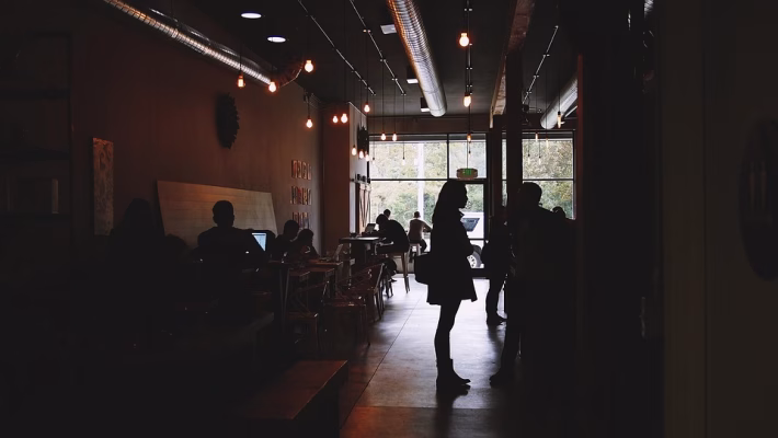 From Laptops to Apps: Essential Business Tools for Your Next Trip