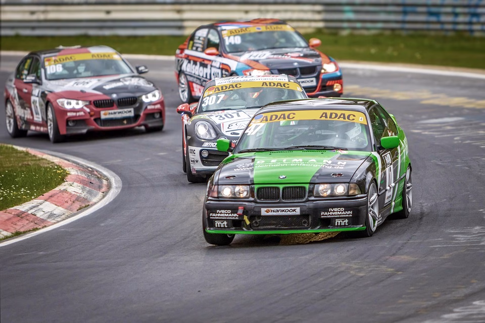 Race Against the Clock: Best Practices for Swift Response Times in Service Industries Race Against the Clock: Best Practices for Swift Response Times in Service Industries