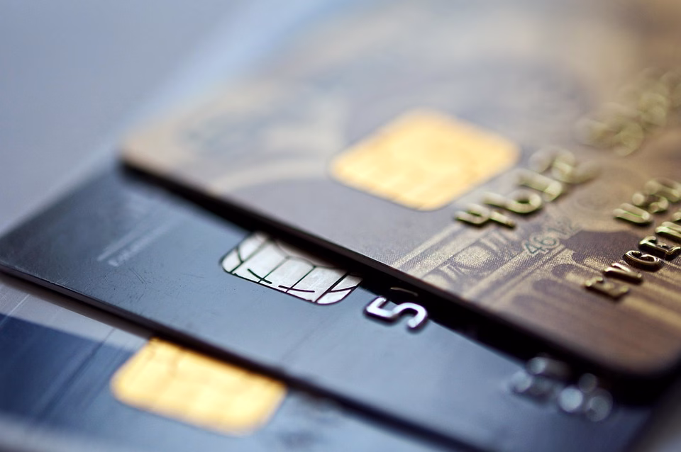 Going Contactless: The Benefits of NFC Business Cards for Corporate Teams Going Contactless: The Benefits of NFC Business Cards for Corporate Teams