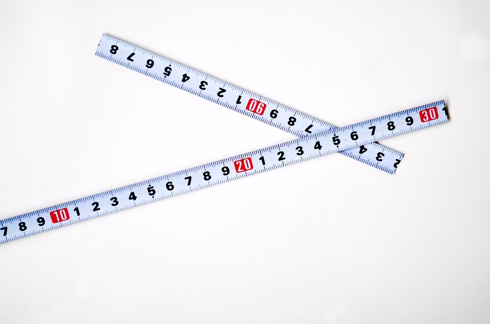Measuring What Matters: Key Features of Effective HR Performance Software Measuring What Matters: Key Features of Effective HR Performance Software