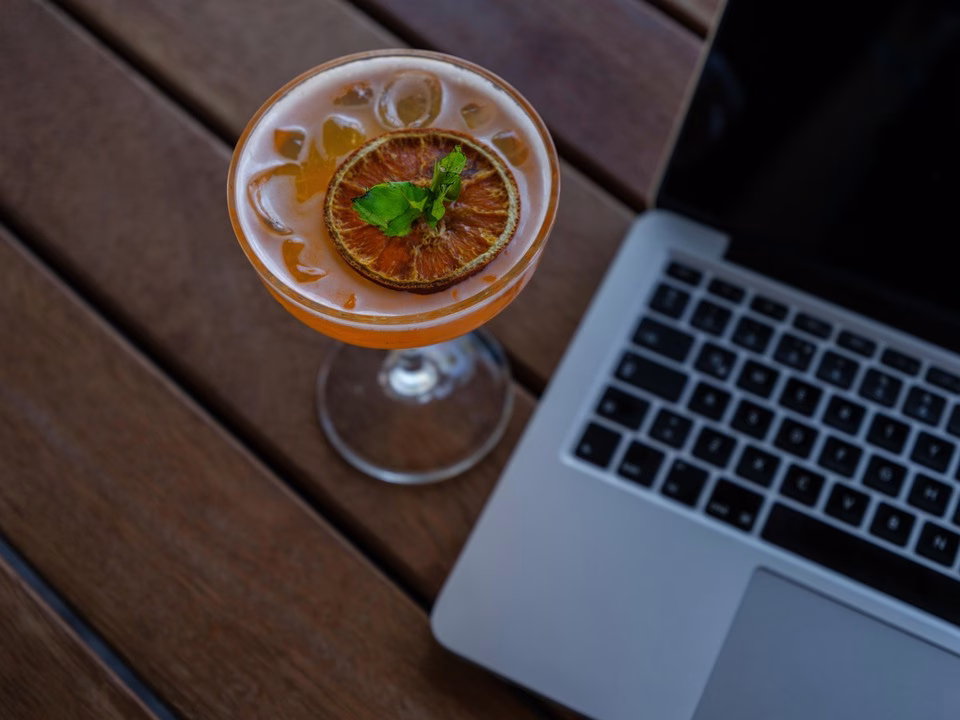 Digital Tools for Tradies: How vCards Can Streamline Your Home Repair Service Digital Tools for Tradies: How vCards Can Streamline Your Home Repair Service