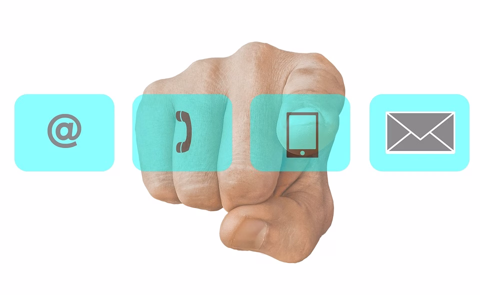Empowering Customers: The Role of Data Privacy in CRM Success Empowering Customers: The Role of Data Privacy in CRM Success