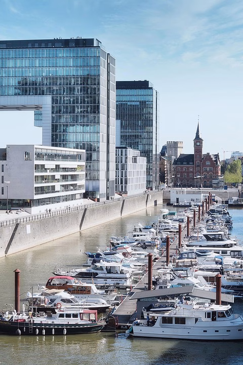 Building Bridges: The Art of Effective Team Collaboration
