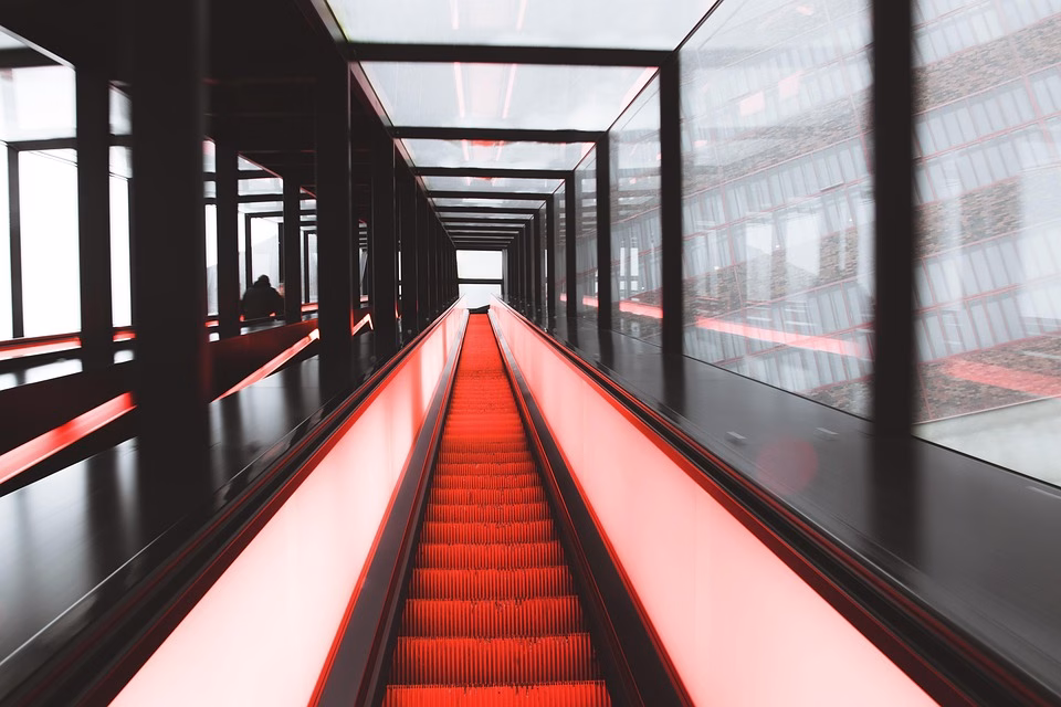 Your First Steps in SaaS: A Beginner’s Guide to Choosing the Right Tools Your First Steps in SaaS: A Beginner’s Guide to Choosing the Right Tools