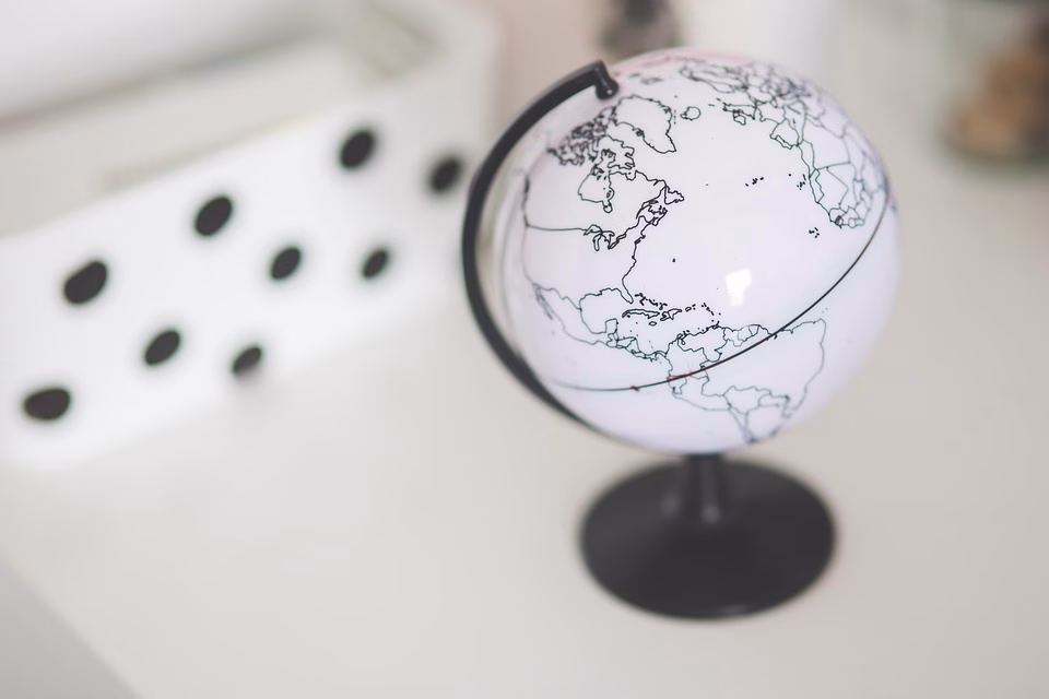 Navigating the Digital Marketplace: Choosing the Right Productivity Tools for Your Business Navigating the Digital Marketplace: Choosing the Right Productivity Tools for Your Business