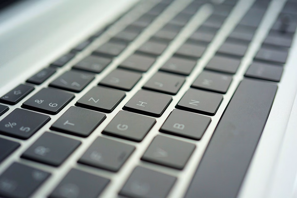 5 Digital Marketing Trends Small Businesses Can’t Afford to Ignore in [Year]