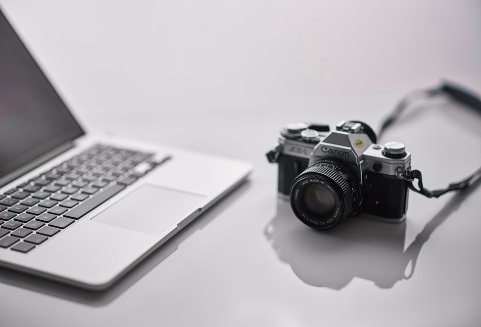 Going Digital: The Benefits of Using vCards in Your Freelance Work