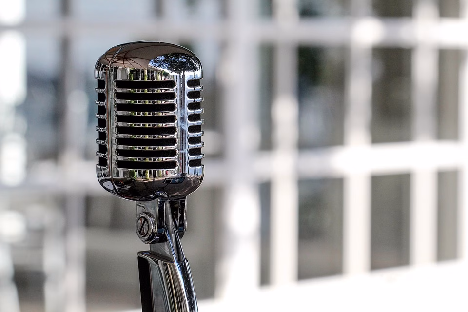 Voice Technology Meets CRM: Enhance Customer Engagement Effortlessly