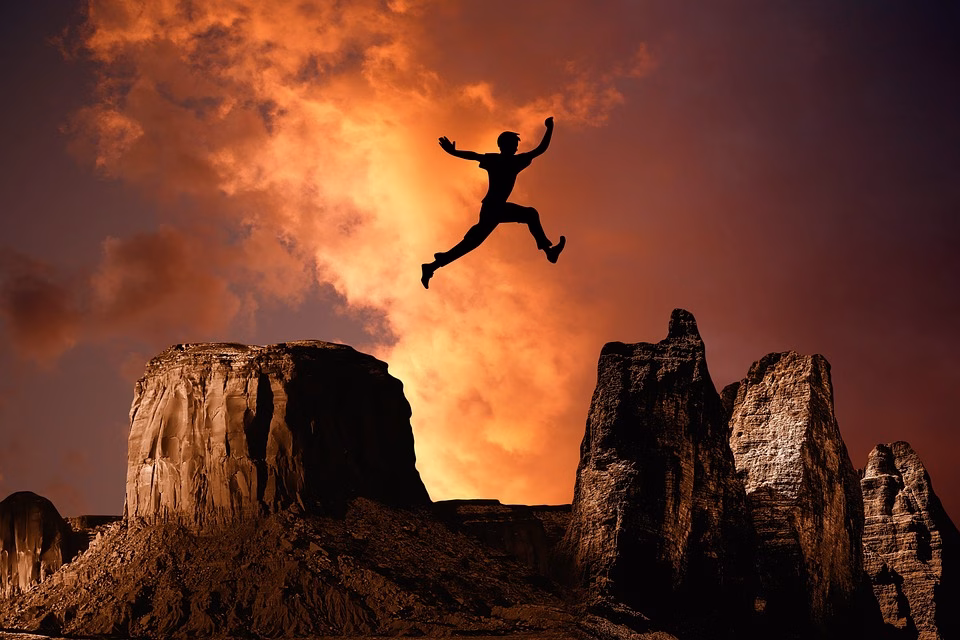 Overcoming Common Challenges in Construction with Effective CRM Solutions Overcoming Common Challenges in Construction with Effective CRM Solutions
