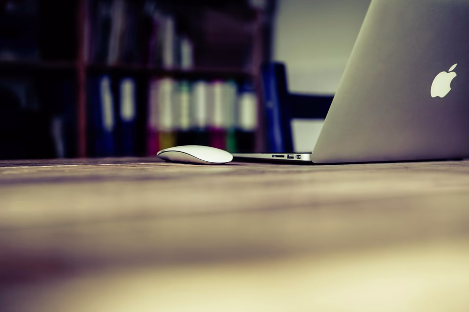 Your Office Anywhere: How Technology is Empowering Location-Independent Workers Your Office Anywhere: How Technology is Empowering Location-Independent Workers