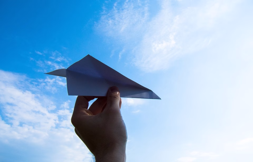 From Paper to Digital: Automation Tools That Revolutionize Business Card Sharing