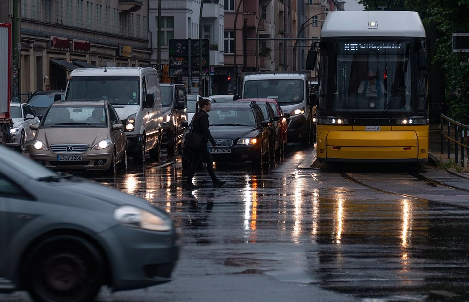 The Intersection of CRM and Asset Tracking: A New Era in Business Management