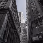 AI and Financial Literacy: Bridging the Gap for Savvy Investors