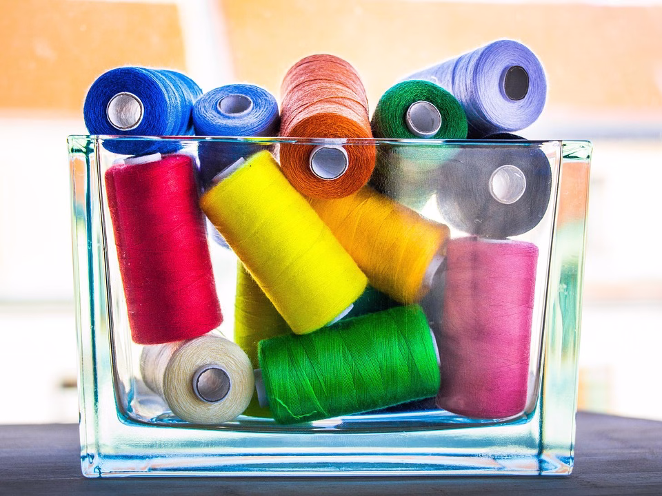 Crafting Connections: The Do’s and Don’ts of Digital Business Card Design