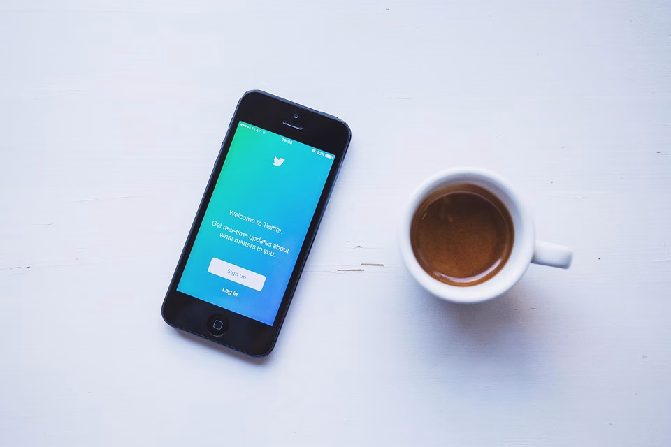 Login in Style: How Branded CRM Pages Can Improve User Retention and Loyalty Login in Style: How Branded CRM Pages Can Improve User Retention and Loyalty