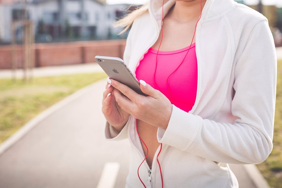 Beyond Fitness: How Wearable Tech is Transforming Health Monitoring in 2025