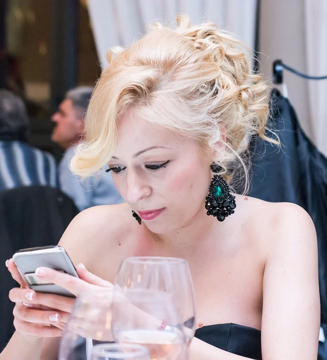 SMS Solutions for Small Businesses: Leveling the Playing Field SMS Solutions for Small Businesses: Leveling the Playing Field