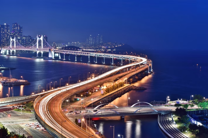 SaaS 2025: Bridging the Gap Between Flexibility and Security