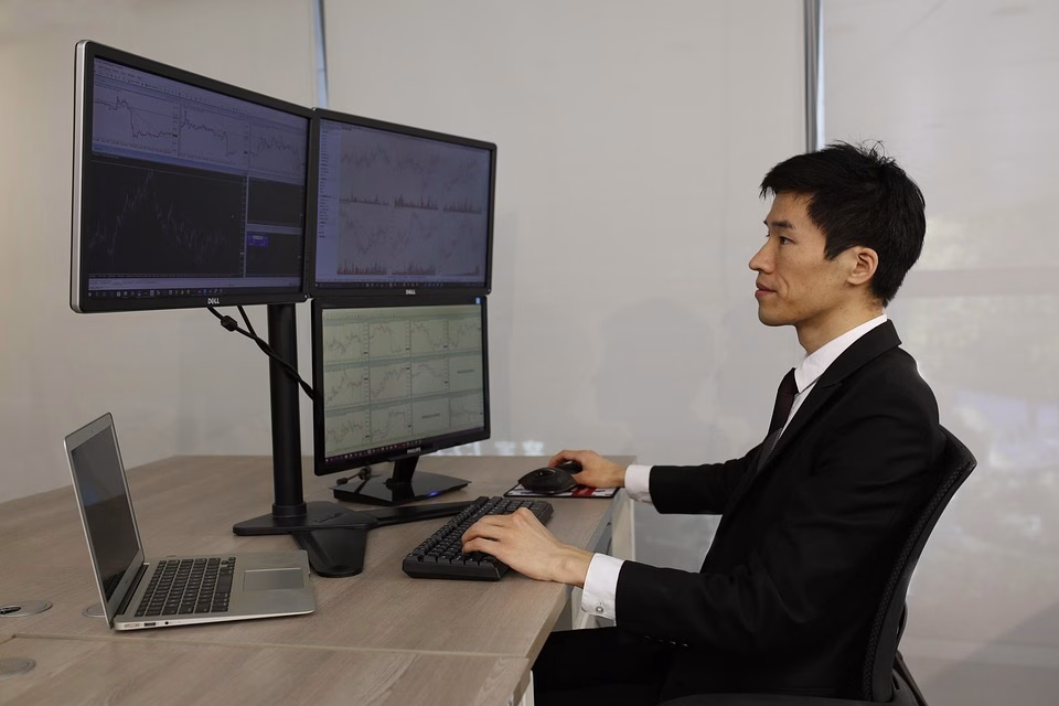 The Financial Benefits of Investing in Robust Server Infrastructure The Financial Benefits of Investing in Robust Server Infrastructure