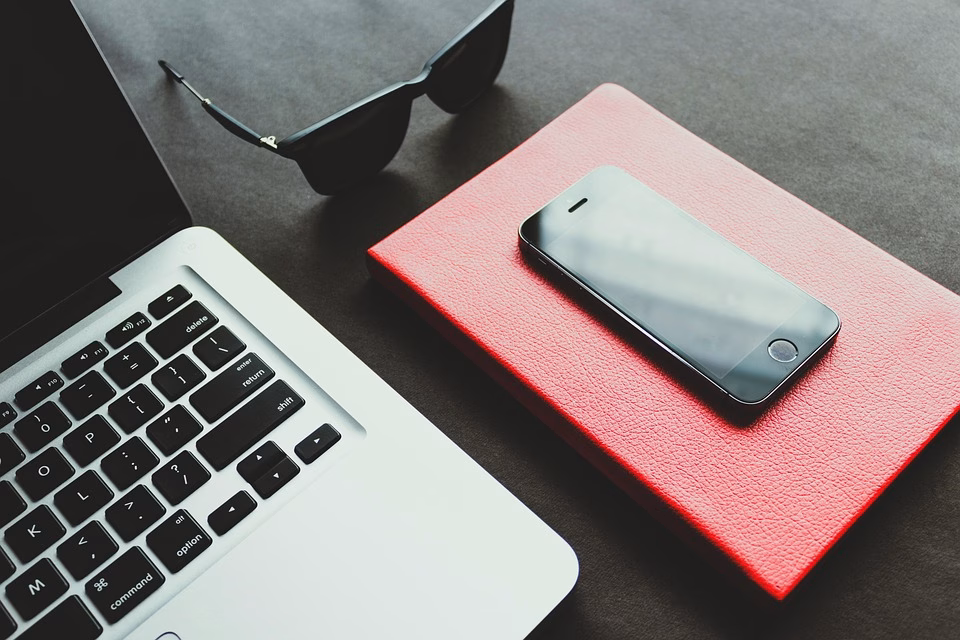 Tech Meets Business: The Importance of Custom CRM Apps in Today’s Market