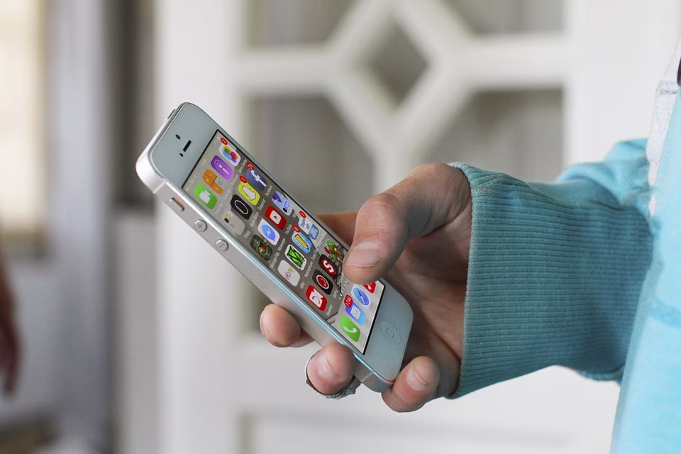 Bitrix24 Mobile App: Your Office in Your Pocket