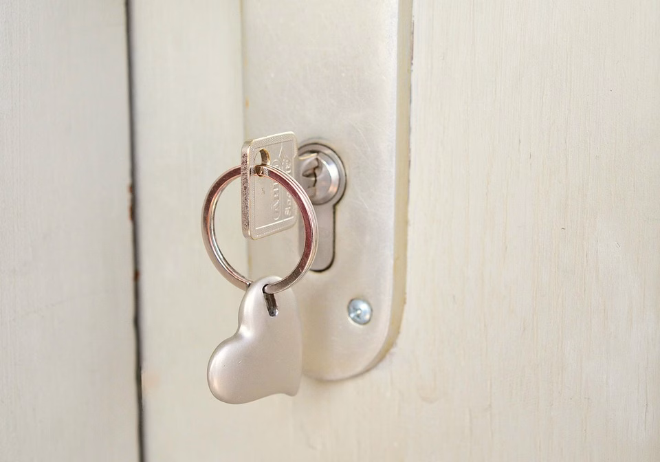 The Key to Strong Client Relationships: Effective Communication Tactics