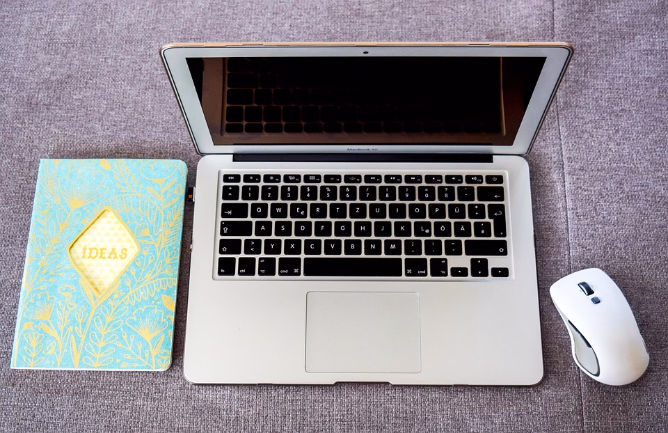 Visual Identity: How to Design a Personal Brand That Reflects You Visual Identity: How to Design a Personal Brand That Reflects You