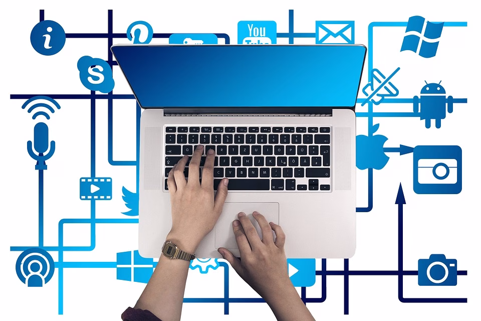 How to Leverage Social Media for Impactful Digital Card Branding How to Leverage Social Media for Impactful Digital Card Branding
