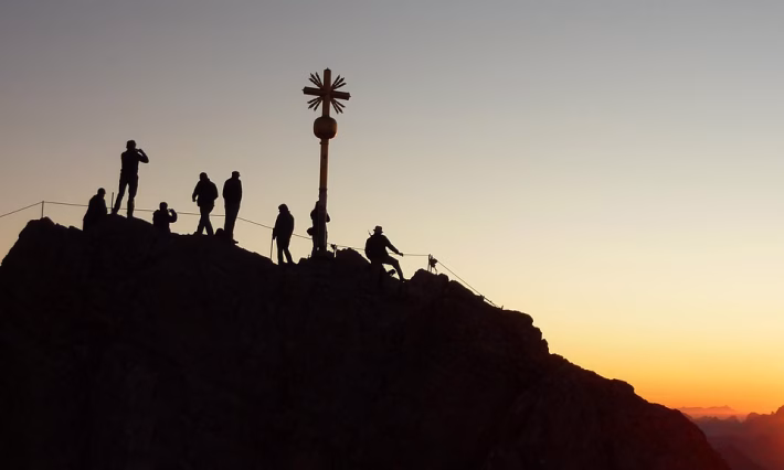 The Human Touch: Balancing Technology and Personal Service in Fintech