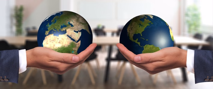 Understanding Cloud vs. Dedicated Hosting: A Management Perspective Understanding Cloud vs. Dedicated Hosting: A Management Perspective