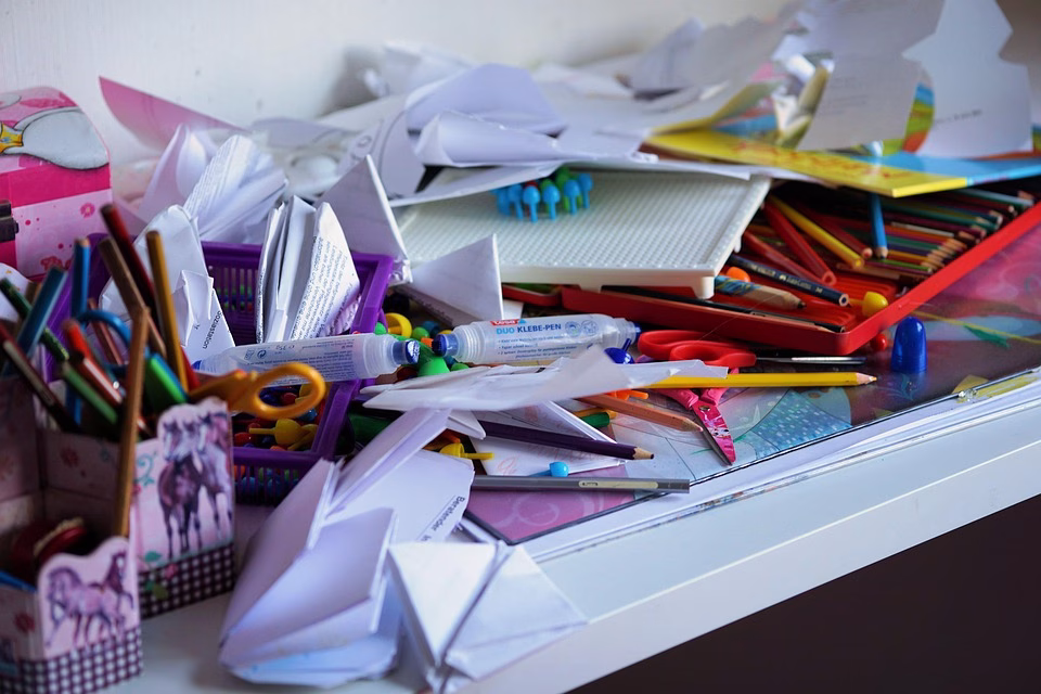 From Chaos to Clarity: The Benefits of Using Task Management Software From Chaos to Clarity: The Benefits of Using Task Management Software
