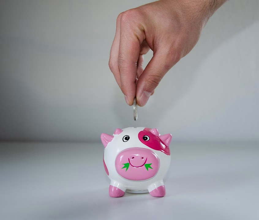 Save Time and Hassle: Why Every Freelancer Needs Invoice Software Save Time and Hassle: Why Every Freelancer Needs Invoice Software